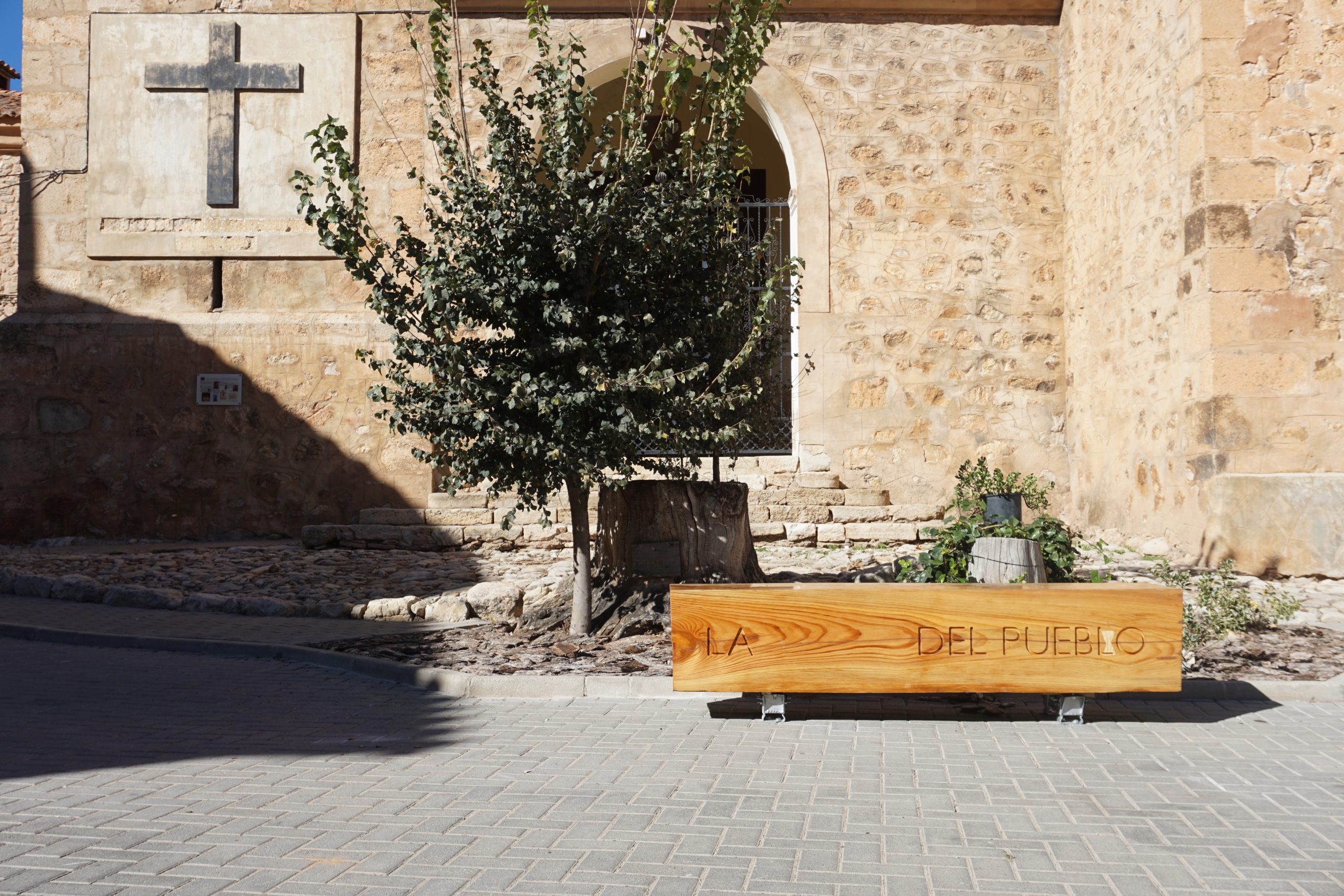 Instalaciones artísticas en pueblos de menos de 99 habitantes de la Comunitat Valenciana, en el marco de Confluències programa impulsado por el Instituto Valenciano de Arte Moderno.